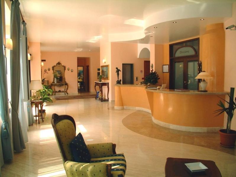 New Hotel Sonia Санта-Марія-ді-Кастеллабате Екстер'єр фото